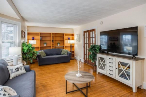 Charming Steps to Strong UofR near Airport Downtown RIT
